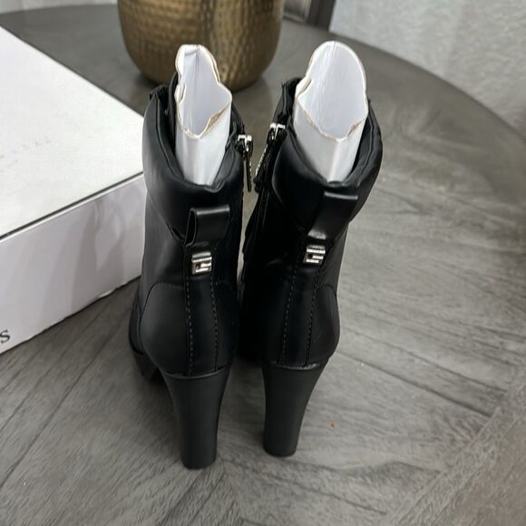 GUESS Women's Tetia Heeled Hiker Lug Sole Booties - Picture 8 of 8